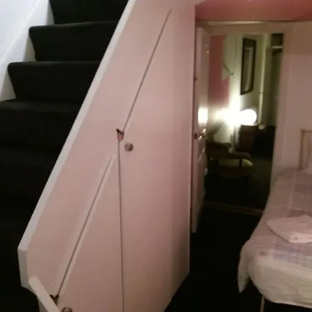 Dublin's Skinniest House *