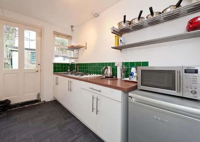 Apartman Dublin's Skinniest House *