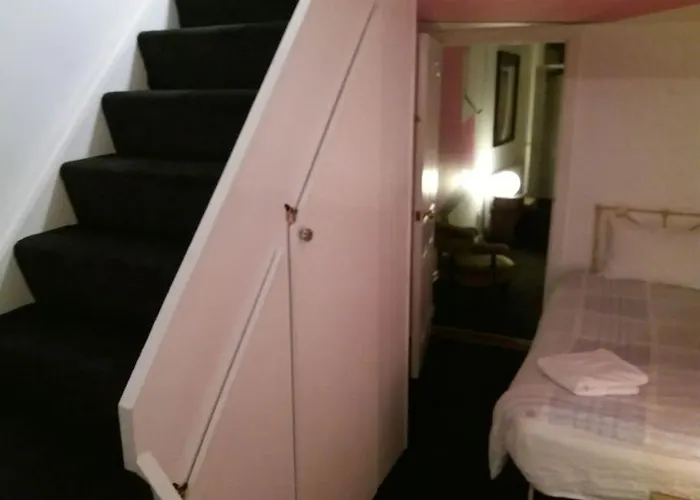 Dublin's Skinniest House *